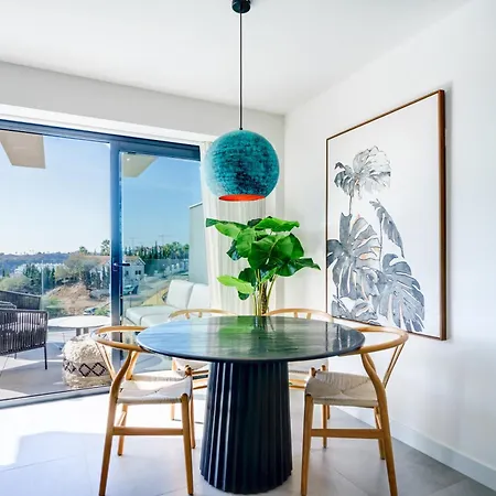 2 Bed Sea View